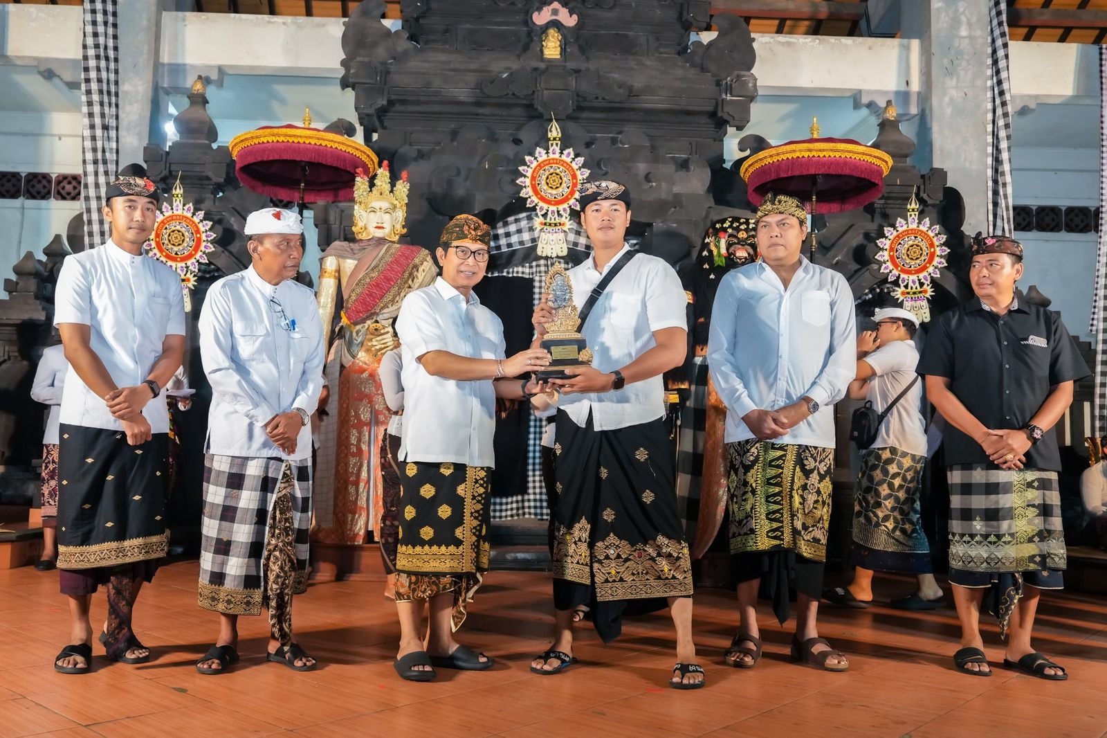 podiumnews.com-Sarat Nilai Pendidikan Karakter, Bupati Badung Apresiasi Lomba Ogoh-ogoh